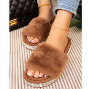 Fluffy Bling Slides SO CUTE 🥰